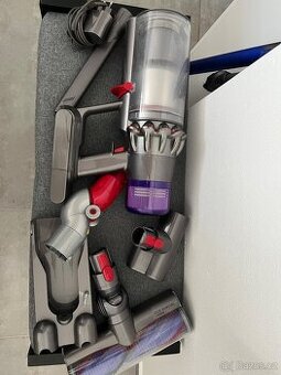Dyson V11