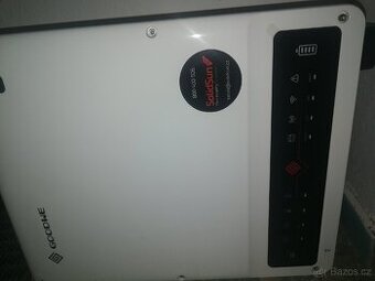 Prodám střídač Goodwe 10kW,asymetrický, 3-fázový k opravě,