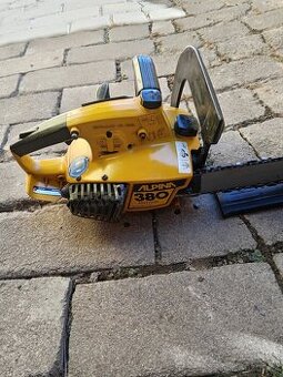 motorová benzínová pila