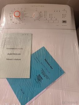 Vrchem plněná pračka Electrolux