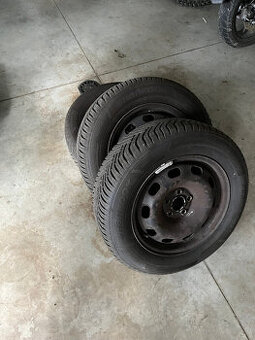 Pneumatiky Hankook s plechovými disky 195/65 R15 celoroční
