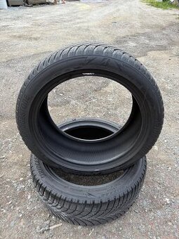 2x zimní pneu 235/45/r18  ceně za dvě pneu