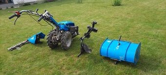 multifunkční zemědělský stroj