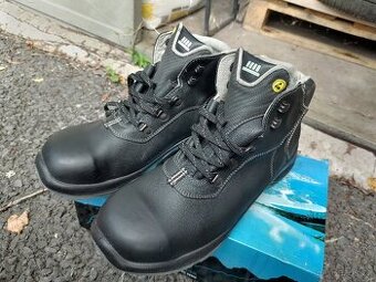 Nové, nepoužité pracovní/turistické boty, vel. 43, 270 cm