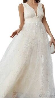 svabení šaty vel 38 a 40 champaigne