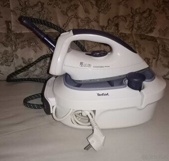 Parní žehlička Tefal Easycord Pressing