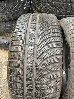 Zimní pneu 245/45/18 100V