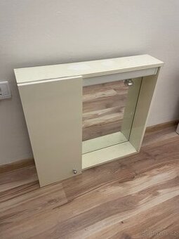 Koupelnová zrcadlová skříň dřevěná