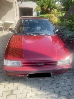 Toyota Carina II 1.6 (72 kW), 1989 – klasika s platnou STK