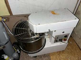 Hnětač těsta nádoba 33 l 400 V