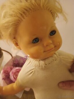 Retro stará kvalitní panenka