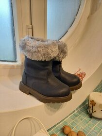 Nádherné kozačky s kožíškem Carter's, vel. 22
