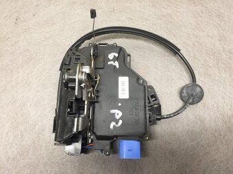 VW GOLF 5 03-08 - PRAVÝ ZADNÍ ZÁMEK DVEŘÍ CENTRÁL
