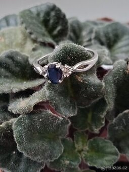 prstem se safírem vel.62 ve stříbře (Ag) (nový)