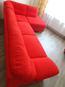 Rozkládací pohovka s úložným prostorem + taburet