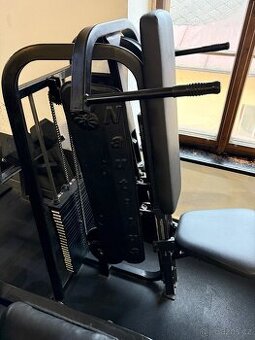 Posilovací stroje Ramena