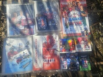 Karty a albumy od Sportzoo a topps retail boxy,