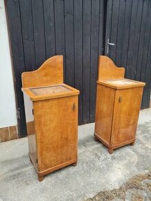 Starožitný nábytek - noční stolek