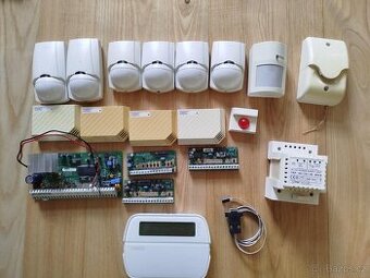 Zabezpečovací systém DSC 5010 s LCD klávesnici