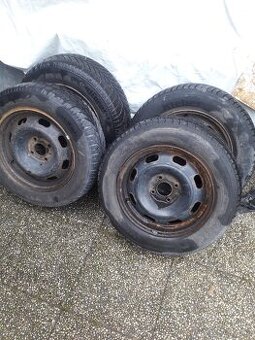 Zimní pneu 195/65/15