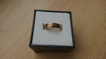 Zlatý snubní prsten 5g