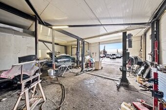 Obchodní prostory Sklad Autoservis Truhlárna Zámečnická díln