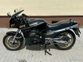 Suzuki GPZ 900r