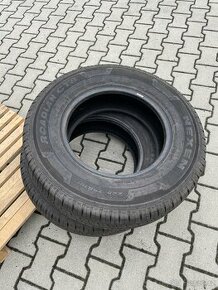 Letní pneu 225/75 R16C Nexen Roadian CT8