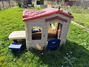 Zahradní domek Little tikes s piknikovým stolkem