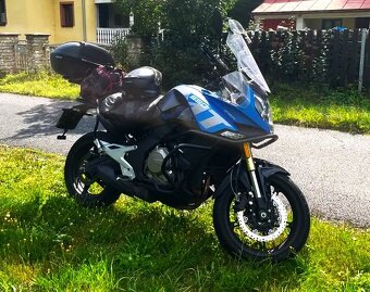 CF MOTO 650 MT