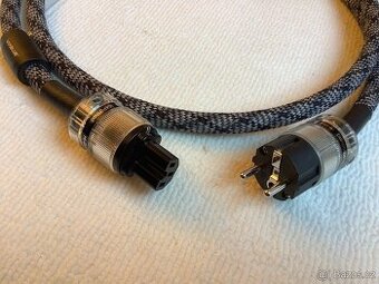 Viablue X-40 napájecí kabel, Rhodium konektory