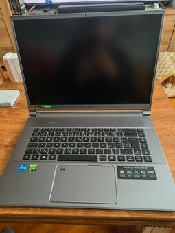 Nefunkční: Herní notebook Acer Predator Triton 500 SE Steel