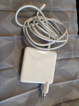 Nabíječka na Apple Macbook Pro