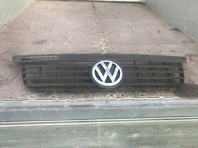 VW Transporter T5 maska mřížka 7H0807101/5
