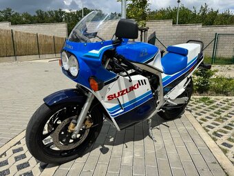 SUZUKI GSX 750 R