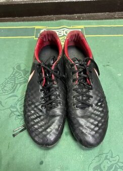 Fotbalové kopačky Nike Magista 45