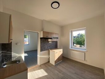 Pronájem bytu 1+1 34m2, Dvůr Králové nL