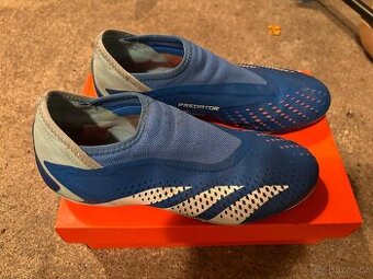 Dětské kopačky beztkaničkové Adidas Predator vel. 7,5