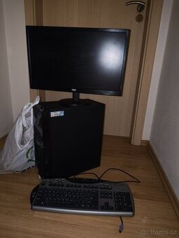 Počítačová sestava s příslušenstvím I5 8GB SSD