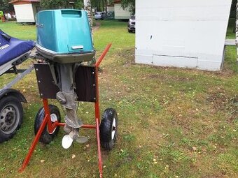 Závěsný lodní motor