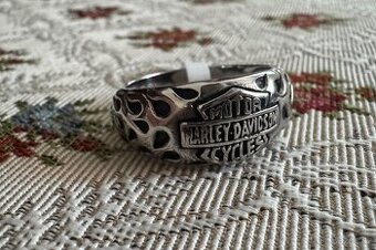 Panský prsten s nápisem Harley Davidson