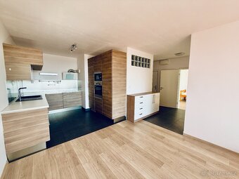 Pronájem prostorného 3+kk (64 m²) Praha 4 Chodov - 25 000 Kč