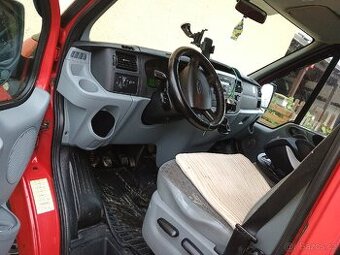 Ford transit 2.2 TDCi 85 kW 6g šest míst k sezení