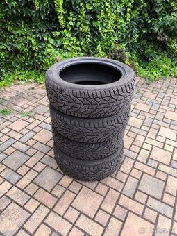 Prodám pneu 215/50 r18 92v