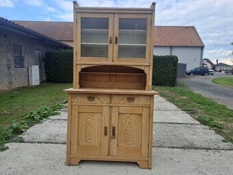 babiččin kredenc na chalupu