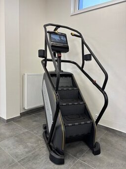 MATRIX Endurance LCD – profesionální schodový trenažer