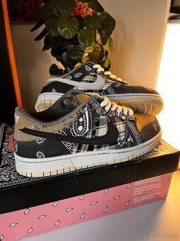 Nike SB Dunk Low Travis Scott