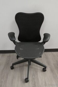 Kancelářská židle Herman Miller Mirra 2 Butterfly ZÁNOVNÍ