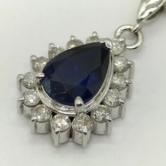 LUXUSNÍ PLATINOVÝ DIAMANTOVÝ PŘÍVĚS SE SAFÍREM