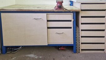 Pracovní stůl a skříňka